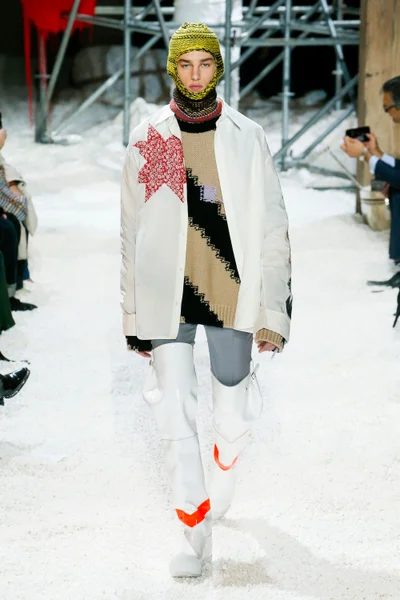 Look 30